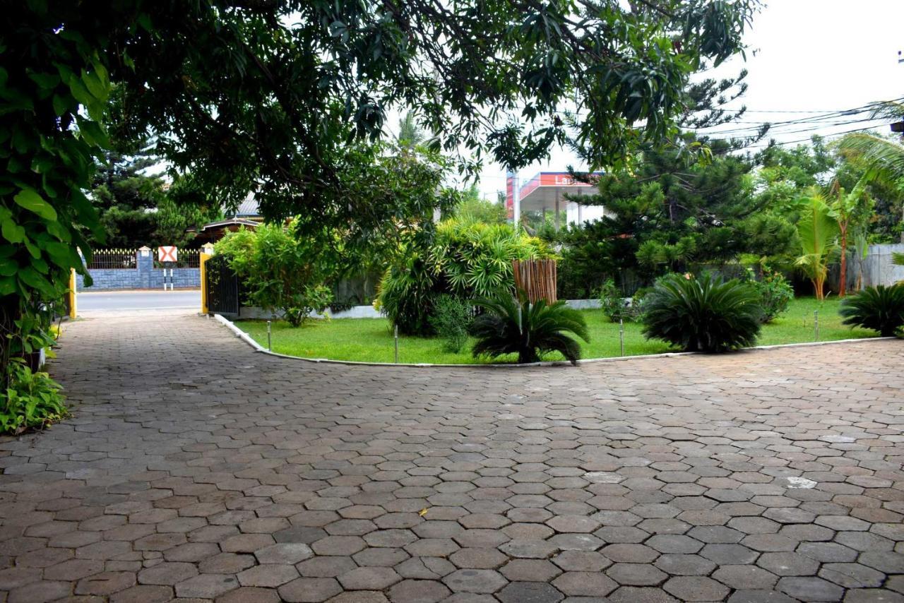 Old Park Villa Jaffna Exteriör bild